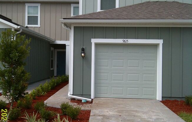 3/2 Townhome in Bay Pointe!