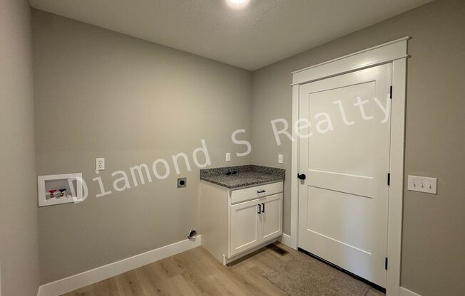 3 beds, 2 baths, $1,800