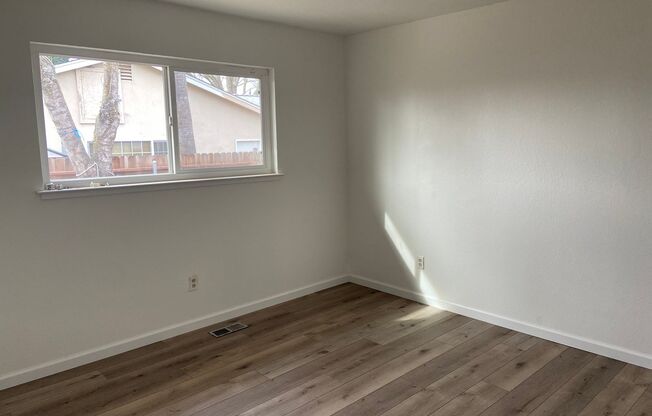 Duplex - Super clean 2 bdrm, 1 bath