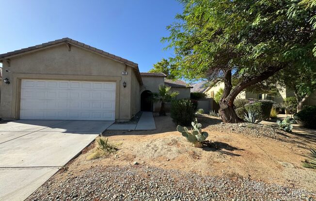 3 Bedroom 2 Bathroom Home in Palm Springs!