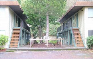 1 bed, 1 bath, $950, Unit 15