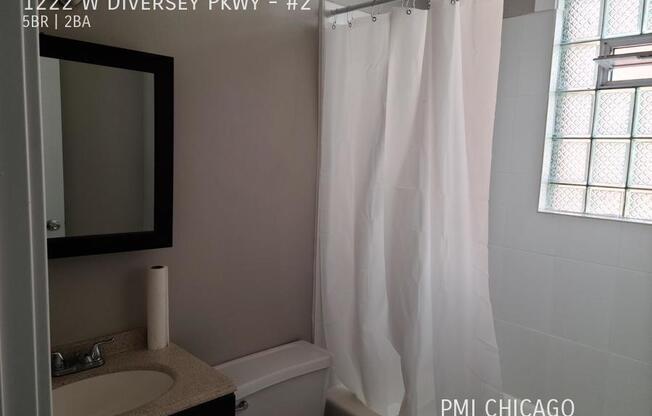 1222 W Diversey Pkwy