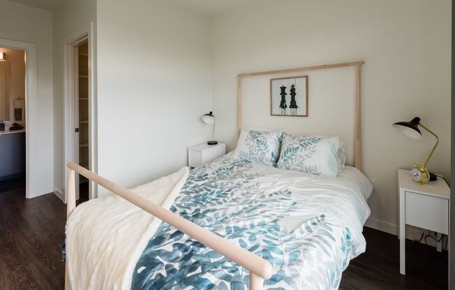 2 beds, 2 baths, 907 sqft, $3,850, Unit 607