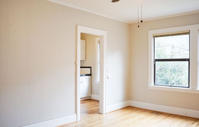 Charming Top Floor Studio Ready Early June!