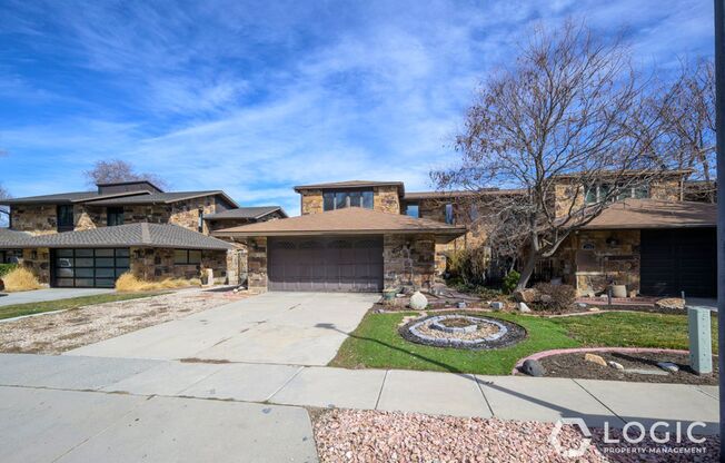 Beautiful Home in Sandy UT right on the Golf Course!