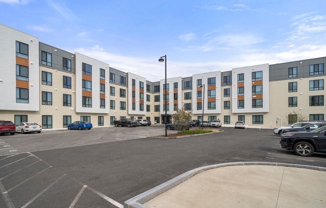 2 beds, 2 baths, 1,041 sqft, $3,300, Unit 327