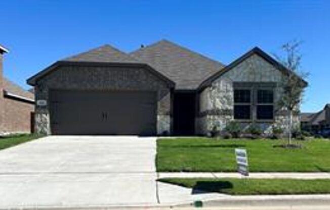 Spacious 5-Bedroom Stonehaven Home—Country charm, city convenience!