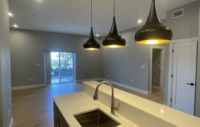 2 beds, 2 baths, 918 sqft, $3,595, Unit 220