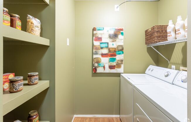 2 BR, 2 BA - 1050 SF