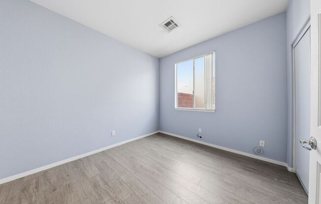 Beautiful Single-Story Home on an Oversized Corner Lot in Silverado Ranch — No HOA!