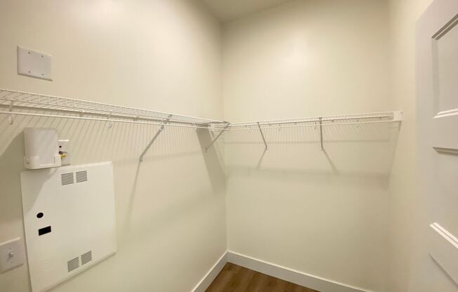 1 bed, 1 bath, 903 sqft, $2,541, Unit 257