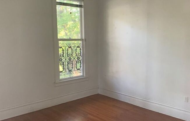 1 bed, 1 bath, $1,250, Unit # #A