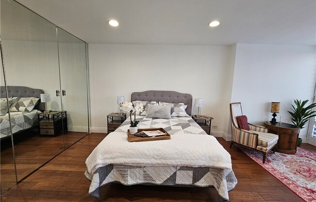 1 bed, 2 baths, 888 sqft, $4,995, Unit 2204