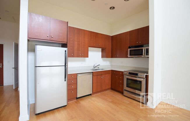 1 bed, 1.5 baths, $2,600