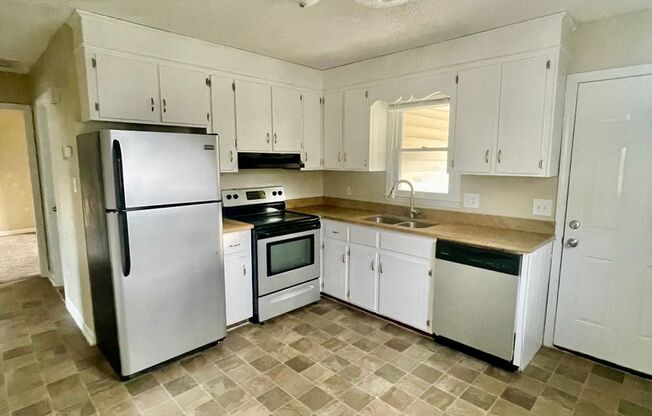 This lovely 2 bedroom 1 bath duplex is located in Stanley off Sifford Rd