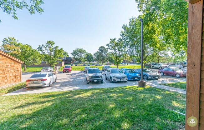 1 bed, 1 bath, 876 sqft, $1,195, Unit V-137