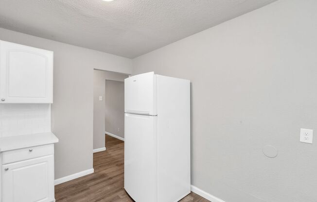 2 beds, 1 bath, $900