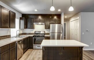 3 beds, 2 baths, 1,160 sqft, $2,300, Unit 5-102