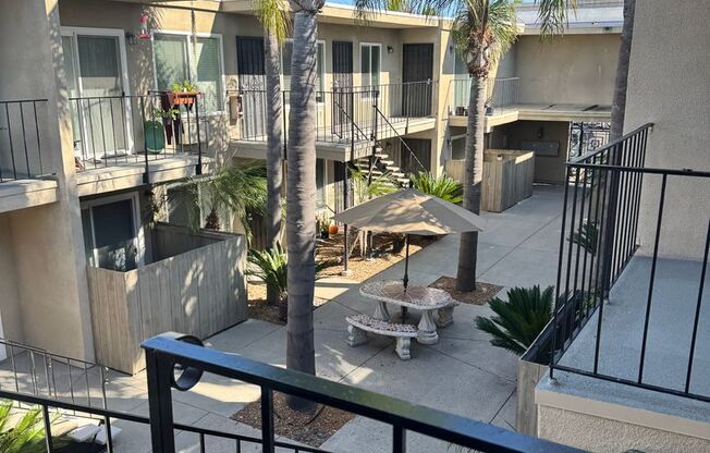 1 bed, 1 bath, 700 sqft, $2,340, Unit 12