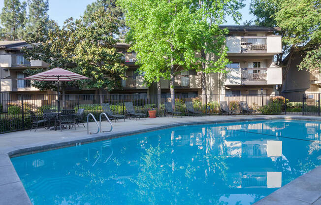 Pristine swimming pool at Carrington Apartments, California
