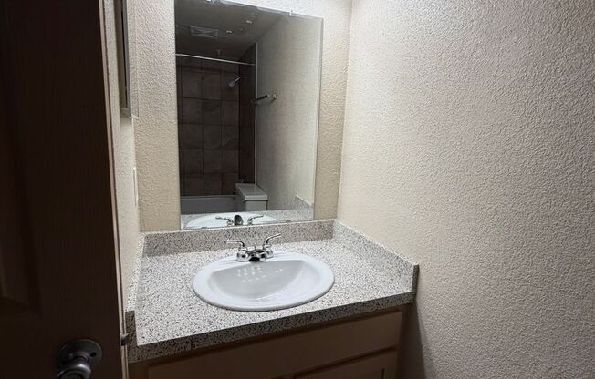 1 bed, 1 bath, 682 sqft, $905, Unit 413