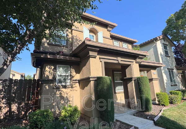 10920 HONEYSUCKLE WAY