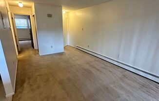 1 bed, 1 bath, 700 sqft, $825, Unit #11