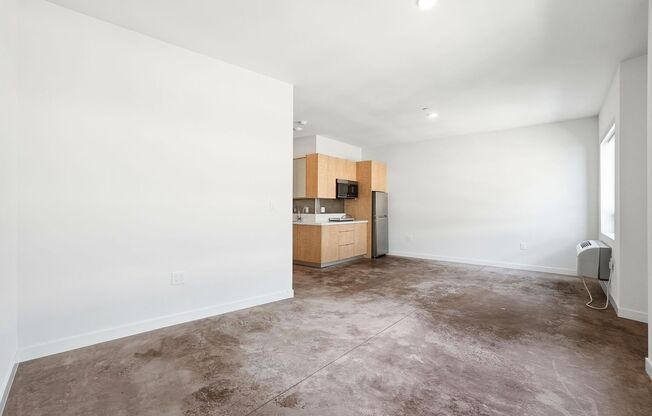 Studio, 1 bath, 305 sqft, $1,895, Unit 560
