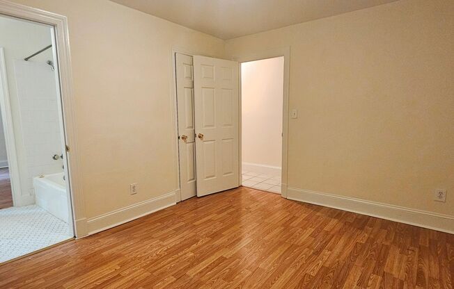 3 beds, 2 baths, 1,100 sqft, $1,915, Unit 105