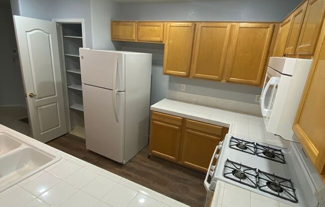 3 beds, 2 baths, $1,875, Unit # 1313