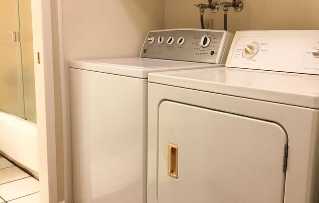 2 beds, 2 baths, $2,700, Unit Apt 81