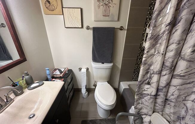 1 bed, 1 bath, $995, Unit 322