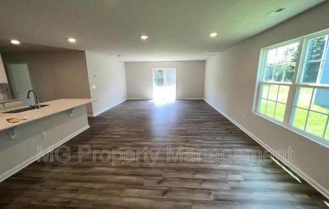 1401 WOODHOUSE DR