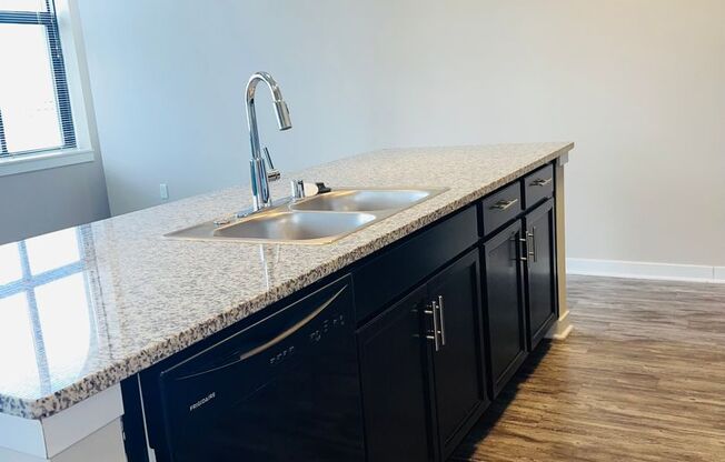 3 beds, 2 baths, 1,613 sqft, $3,000, Unit 314
