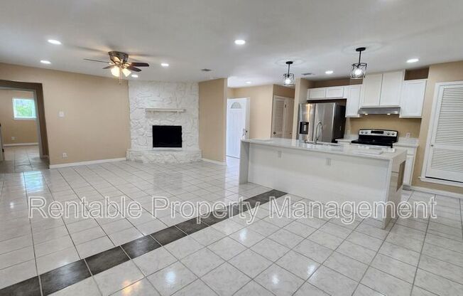 704 ROYCE DR