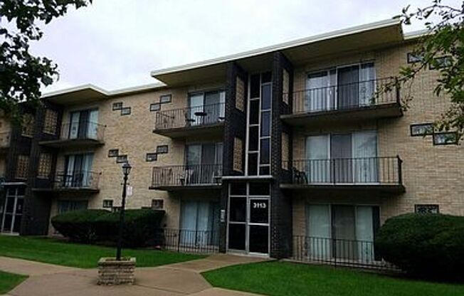 Beautifully Updated 2-Bedroom Condo