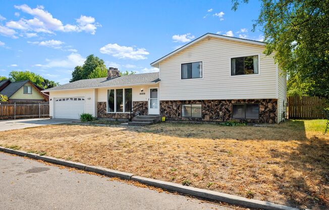 14406 E. 7th Ave. - Large Central Valley Home