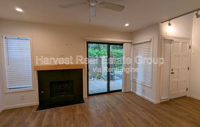 1341 GREENWICH CT