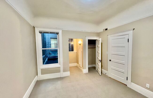 3 beds, 1 bath, $4,350, Unit 1174