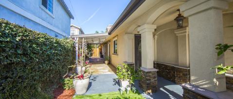 3649 W 109 ST