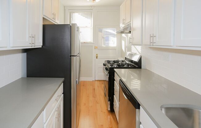 2 beds, 1 bath, 720 sqft, $2,150, Unit 1932-3