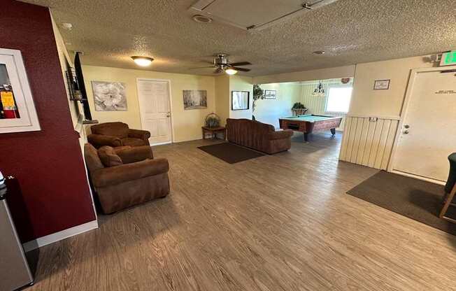 Clearwater Square Apartments in Kennewick, Washington Clubhouse Lounge