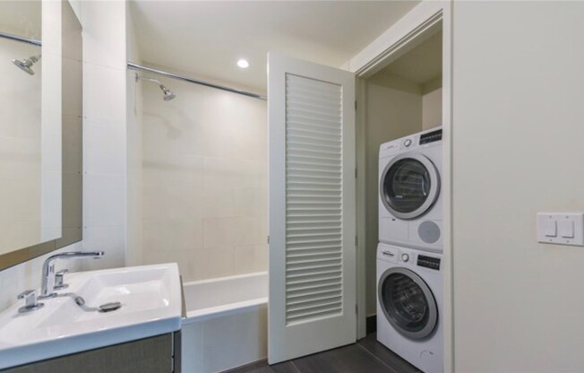 1 bed, 1.5 baths, 920 sqft, $3,500, Unit 1703