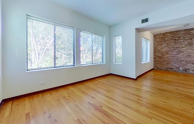 Top Floor Southport Corridor One Bedroom