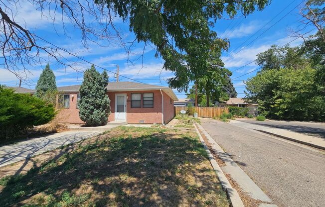 Anita Duplexes 1411-1433 Anita Street