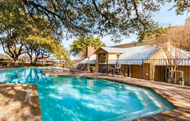 Welcome to The Hollows Apartments