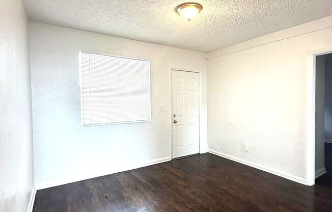 SECTION-8 Welcomed - 2 Bedroom - Free Water
