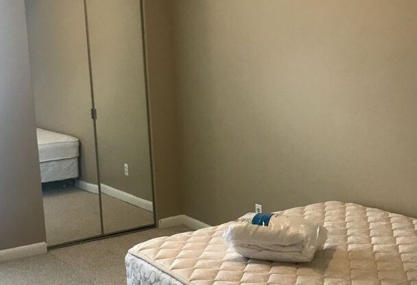 4 beds, 2 baths, $1,000