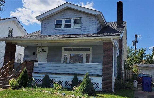 Beautiful CLE 4 bed/2 bath  - Available NOW!