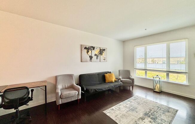 1 bed, 1 bath, 683 sqft, $2,100, Unit 215